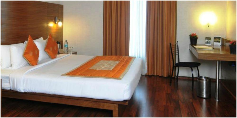 Vits Hotel プネ エクステリア 写真