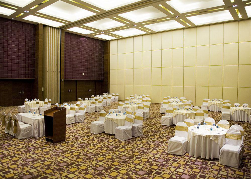 Vits Hotel プネ レストラン 写真